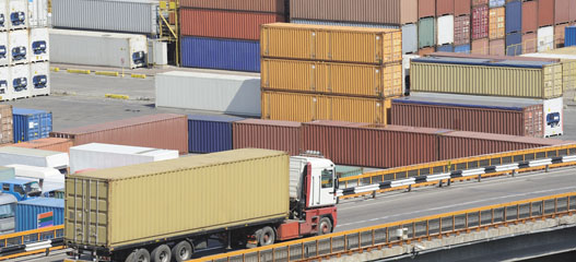 containers amontonados